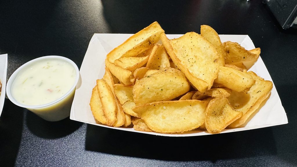 Bro Man's dipper fries w/ queso